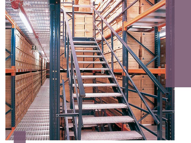 Лестницы складские прочные и безопасные под ключ в Куйбышеве