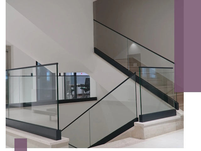 Стеклянные перила премиум-класса с установкой в Куйбышеве