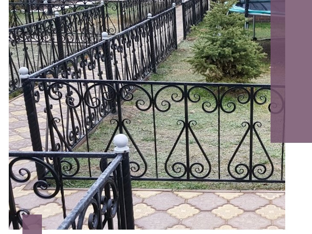Кованые газонные ограждения под ключ в Куйбышеве